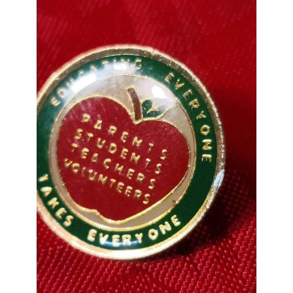 Education Pin Apple Parents Students Teachers Volunteers Gold Tone Lapel